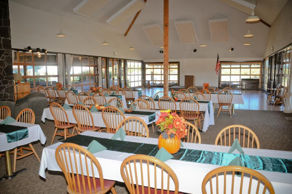 Bend-Sunriver Camping Resort Two-Bedroom Cabin 7 Εξωτερικό φωτογραφία
