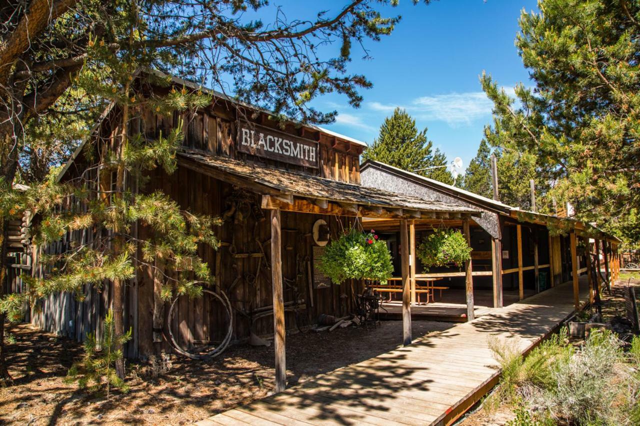 Bend-Sunriver Camping Resort Two-Bedroom Cabin 7 Εξωτερικό φωτογραφία
