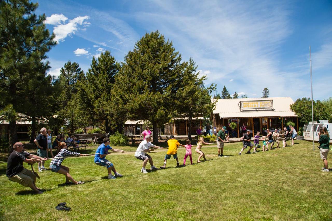 Bend-Sunriver Camping Resort Two-Bedroom Cabin 7 Εξωτερικό φωτογραφία